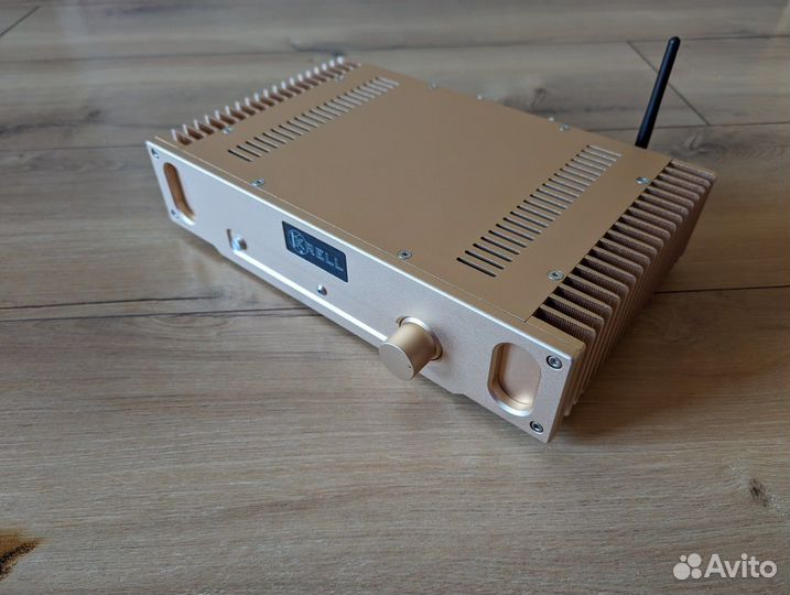 Gold Castom Amplifier