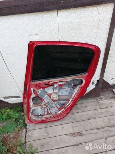 Дверь задняя Peugeot 206