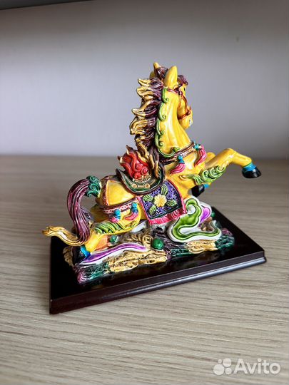 Фигурка лошадь