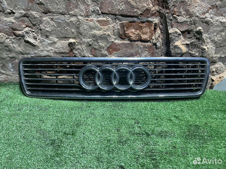 Решетка радиатора Audi 80 B4