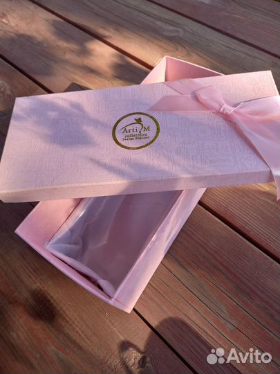 Фарфоровые вазы для цветов