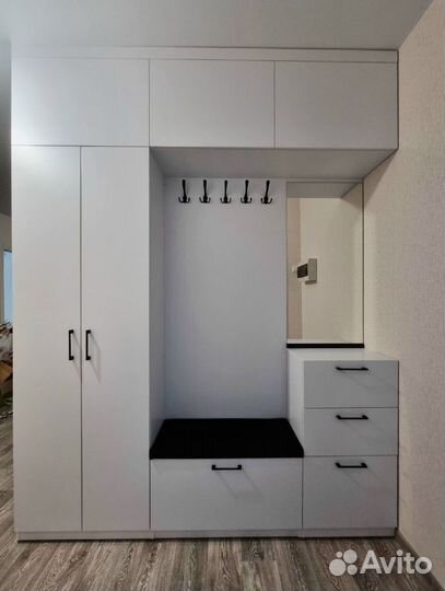 Шкаф распашной