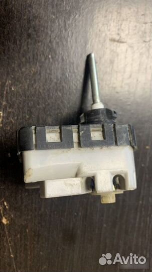 Моторчик корректора фар Toyota Rav4