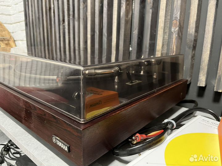 Проигрыватель винила Yamaha YP-700