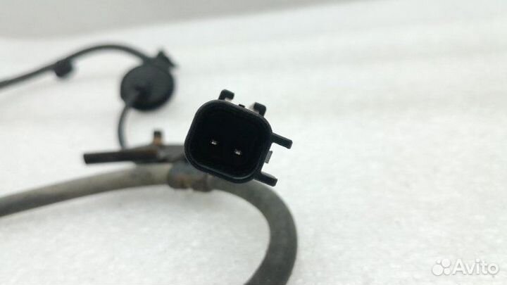 Датчик ABS задний левый Mitsubishi Outlander GF