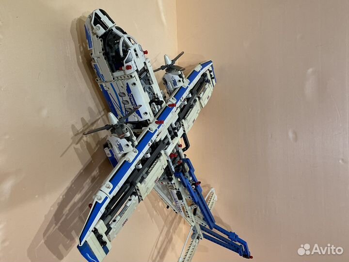 Lego Technic 42025 самолёт