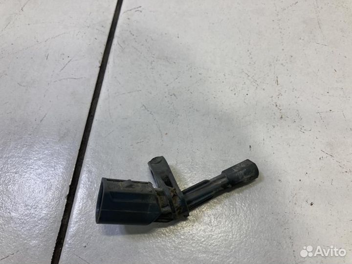 Датчик ABS задний левый Volkswagen Passat CC 358