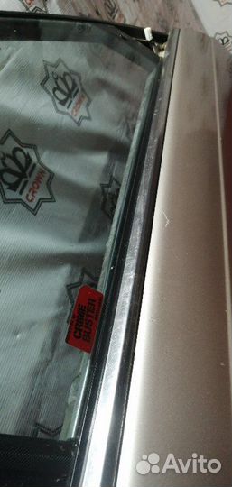 Молдинг стекла передний правый Mazda 626 1991