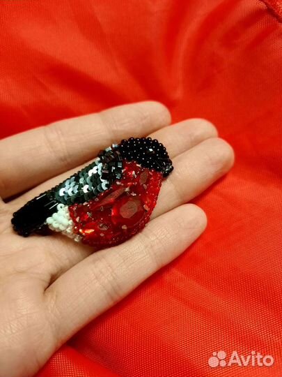 Брошь из бисера 