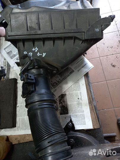 Корпус воздушного фильтра с дмрв Ауди А-4, В-6