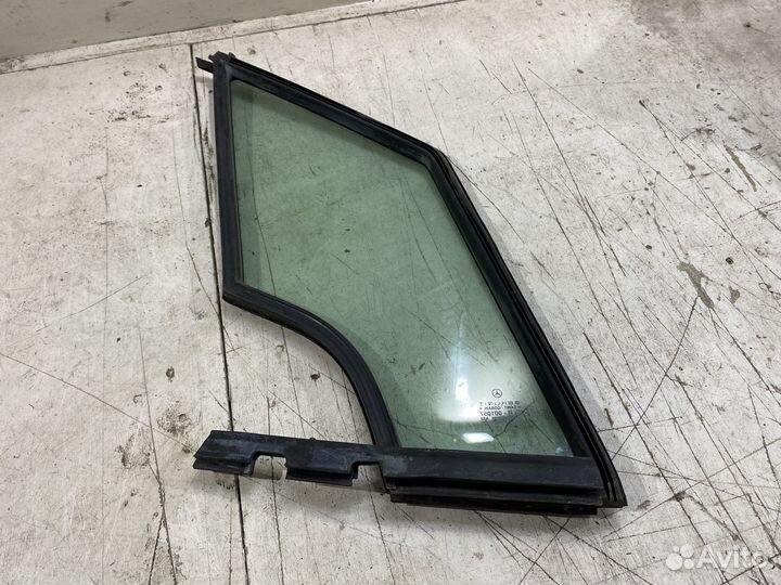 Форточка двери передняя левая Mercedes W168
