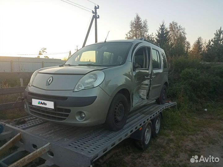 Renault Kangoo 1.6 МТ, 2011, битый, 300 000 км