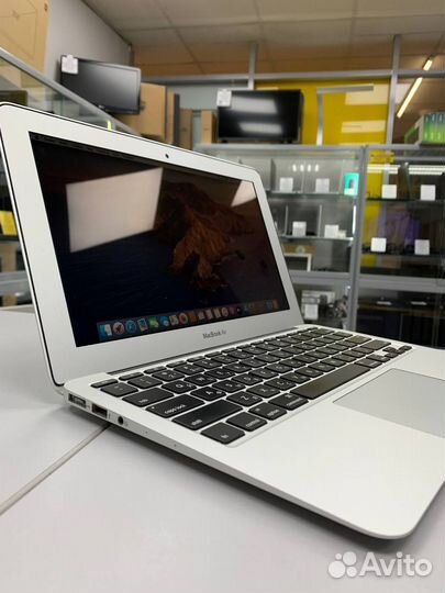 Apple MacBook A1465 2015г. Core i5/ SSD 128Gb
