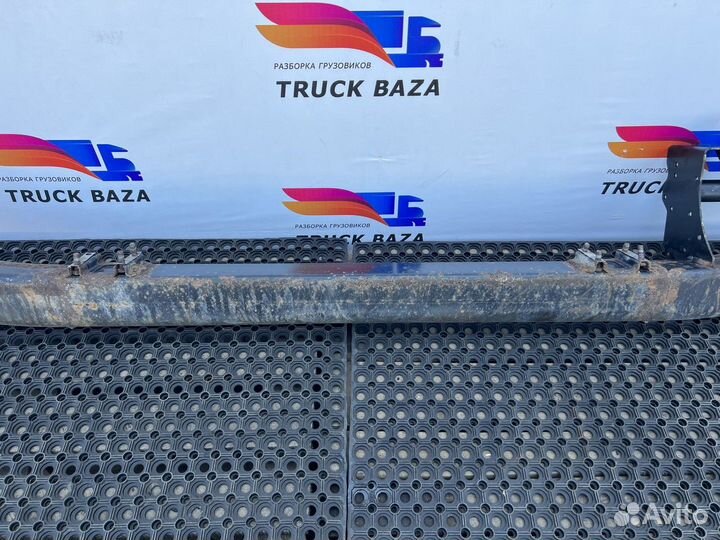 Усилитель переднего бампера