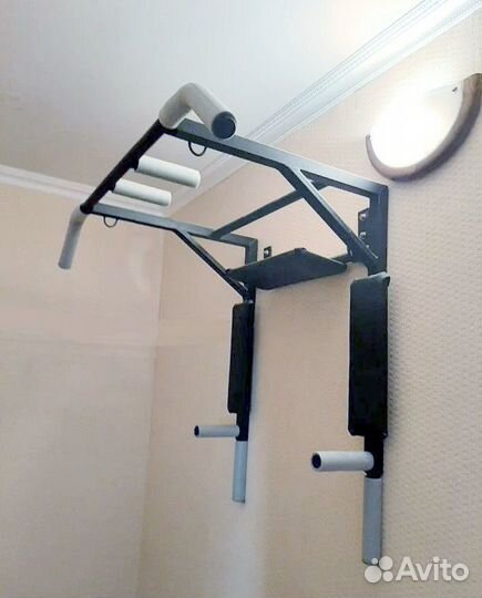 Турник и брусья всё в одном