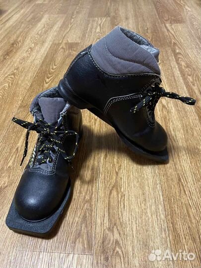 Лыжные ботинки