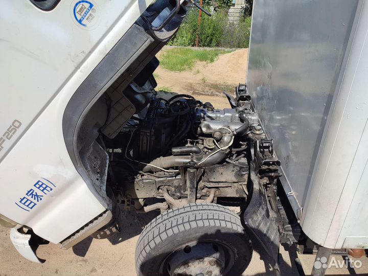 Isuzu ELF (N-series) изотермический, 1996