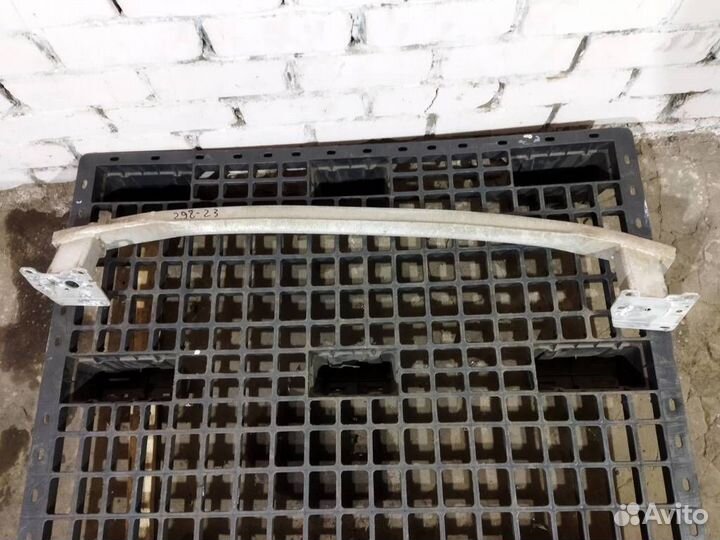 Усилитель заднего бампера от Renault Megane III 2