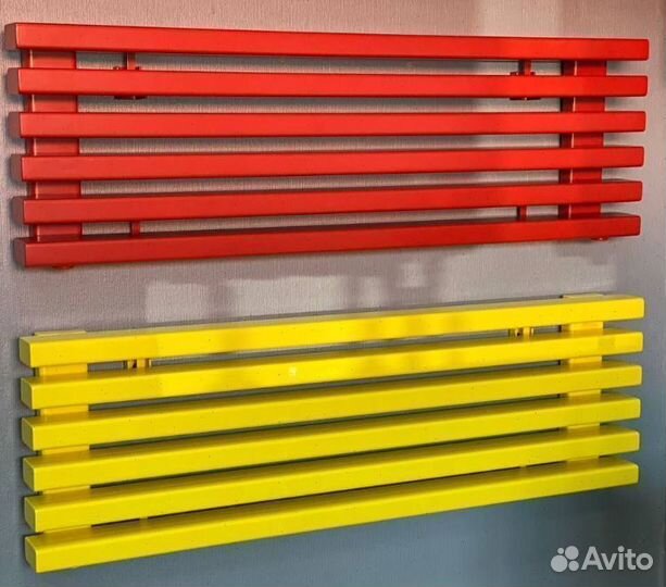 Белый вертикальный радиатор c нижним подключением