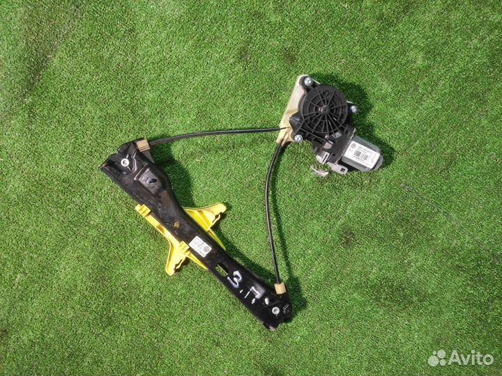 Стеклоподъемник задний правый Volkswagen Polo