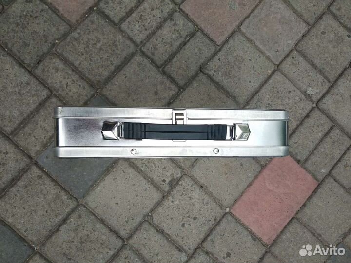 Коробка-чемоданчик