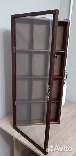 Витрина для колекции кукол,игрушек,статуэток