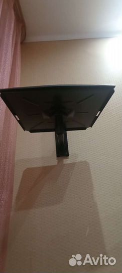 Настенная подставка под телевизор