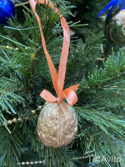 Золотые орешки с пожеланием ёлочная игрушка