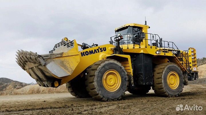 На разборке фронтальные погрузчики Komatsu