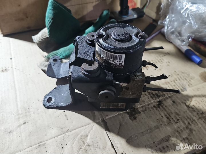 Блок ABS (насос) Chevrolet Aveo хетчбэк 1.2 B12D1