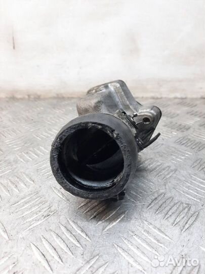 Дроссельная заслонка Volkswagen Passat седан 2.5