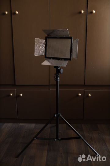 Видеосвет yongnuo 600L