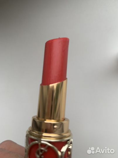 Помада Yves Saint Laurent