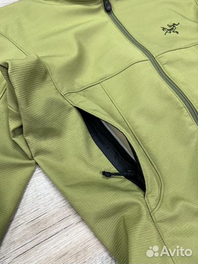 Куртка женская Arcteryx