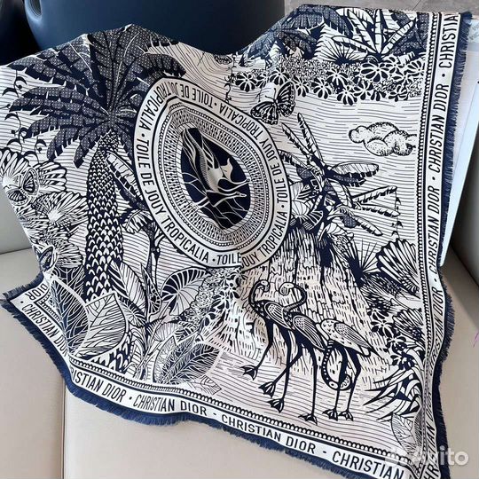 Шелковый платок Christian Dior 90