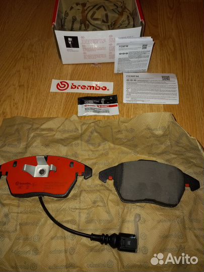 Передние тормозные колодки brembo