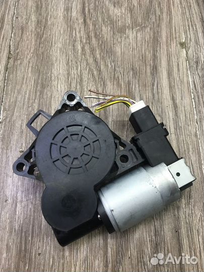 Мотор стеклоподъемника передний левый Mazda 3