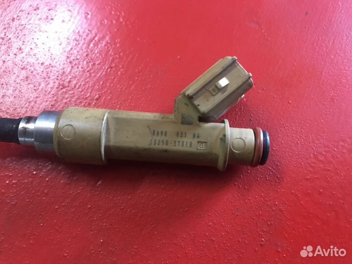 Форсунка топливная Toyota Avensis 3ZR-FAE