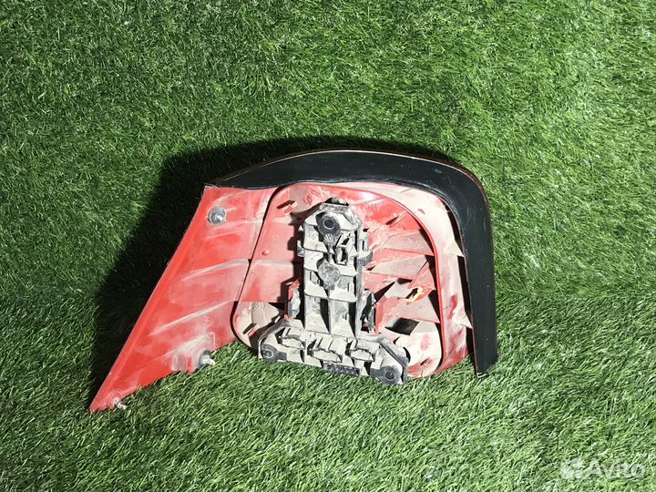 Фонарь задний правый Golf 4