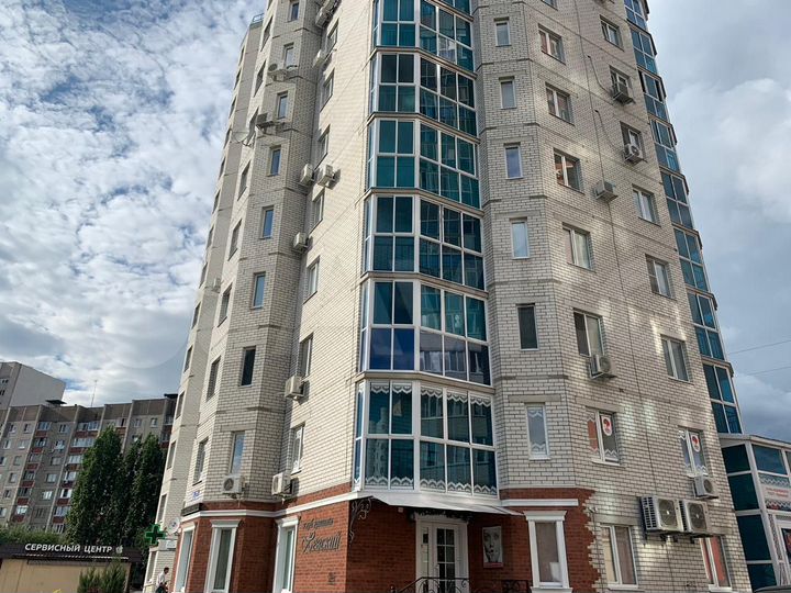 3-к. квартира, 90 м², 8/10 эт.
