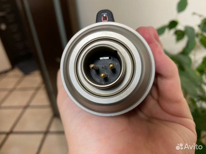 Студийный микрофон Rode Broadcaster