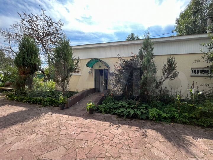 Дом 196 м² на участке 2 сот.