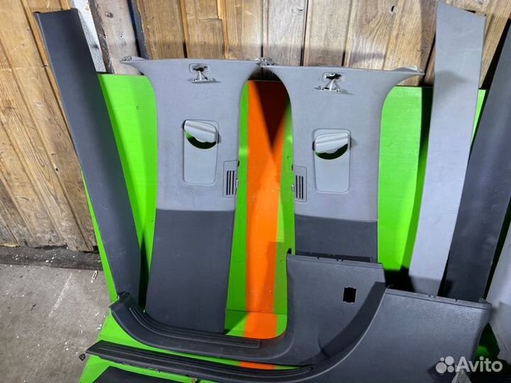 Пластик салона Volkswagen Touareg 3.2 BKJ 2004