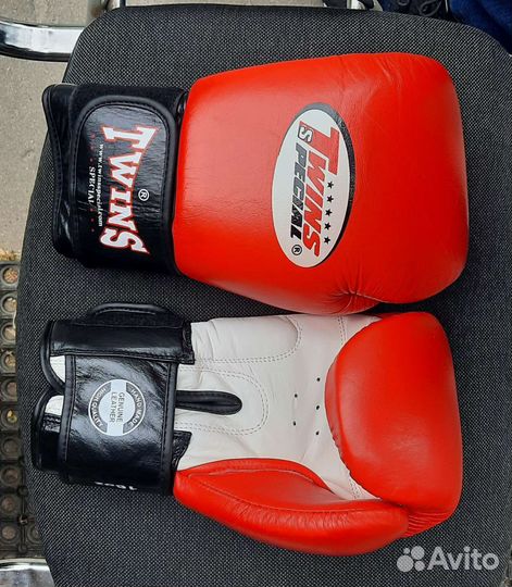 Боксерские перчатки twins 16, 14 унций