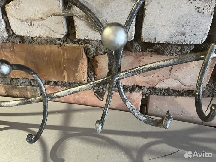 Кованая вешалка