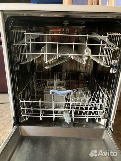 Продам посудомоечную машину
