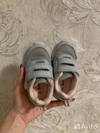 Кроссовки для девочки
