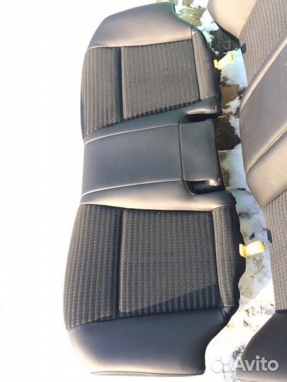 Заднее сиденье заднее Nissan Fuga Y50 VQ25DE 2006