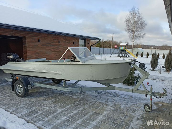 Лодка моторная Казанка