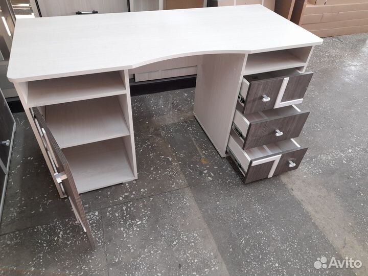 Письменный стол. Новый